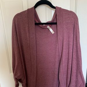 Quarter sleeve sweater
